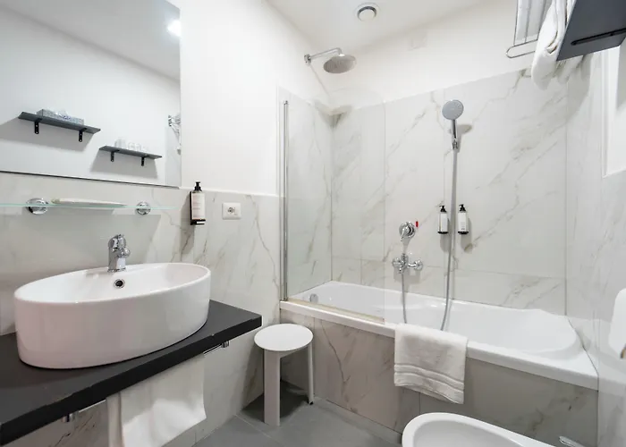 Oxford Hotel 4*